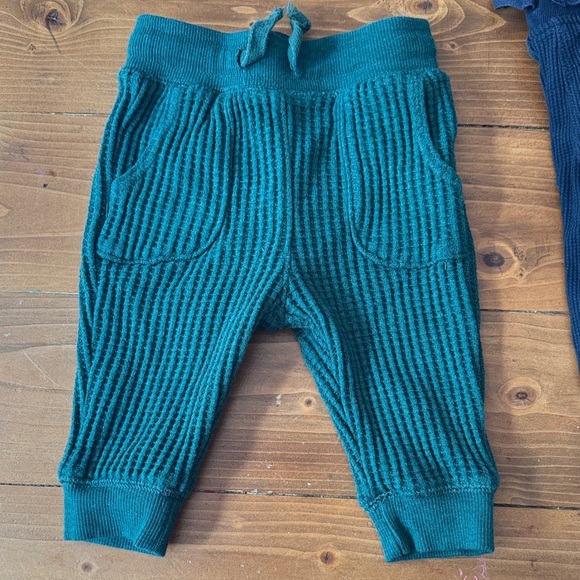 Assorted Bottoms Set 12 months - Picture 2 of 16